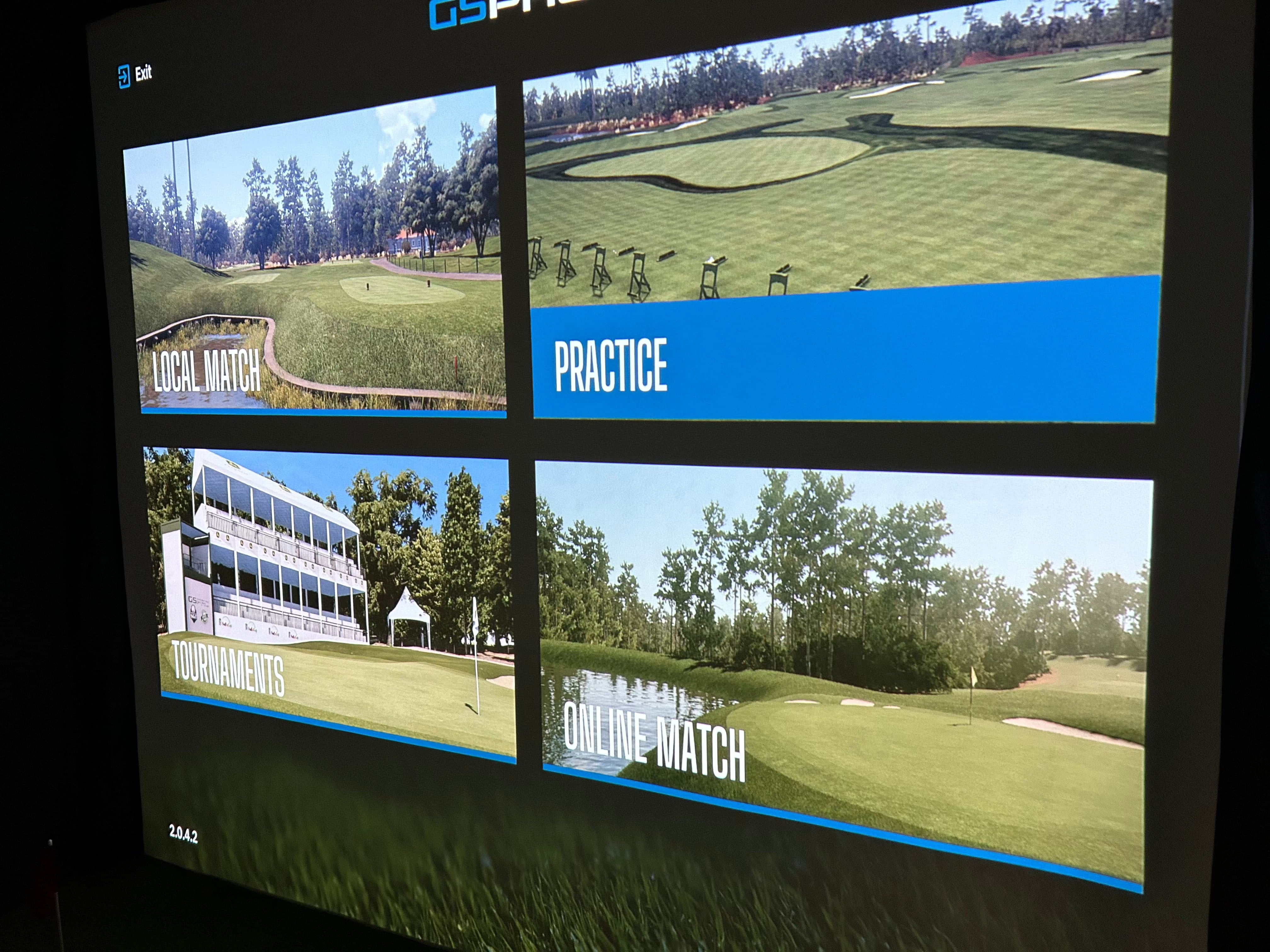 golf-simulator-enclosure-screen